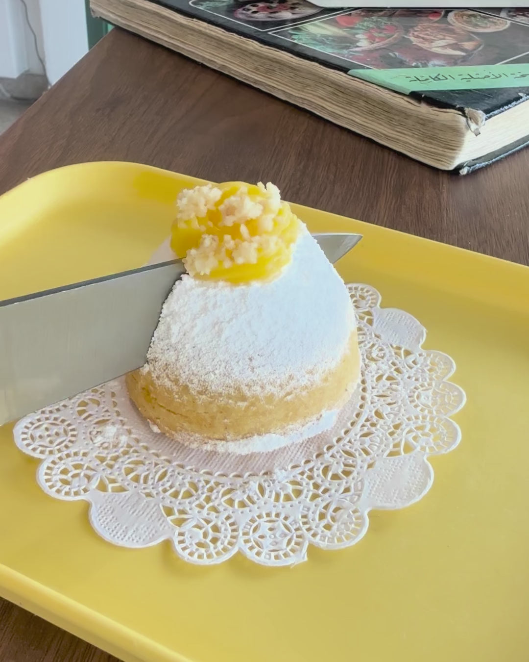 Lemon Cheesecake with Macadamia